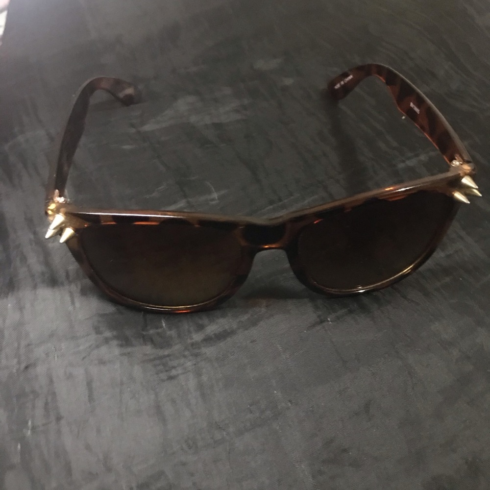 SUNGLASSES (2 styles) - Picture 6 of 6